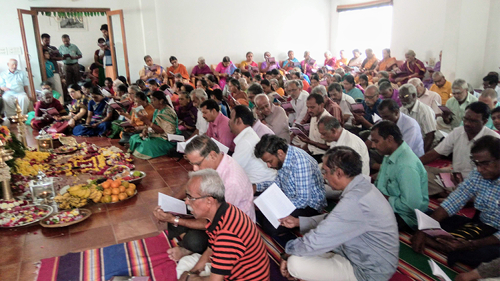 devotees at Ramanalayam